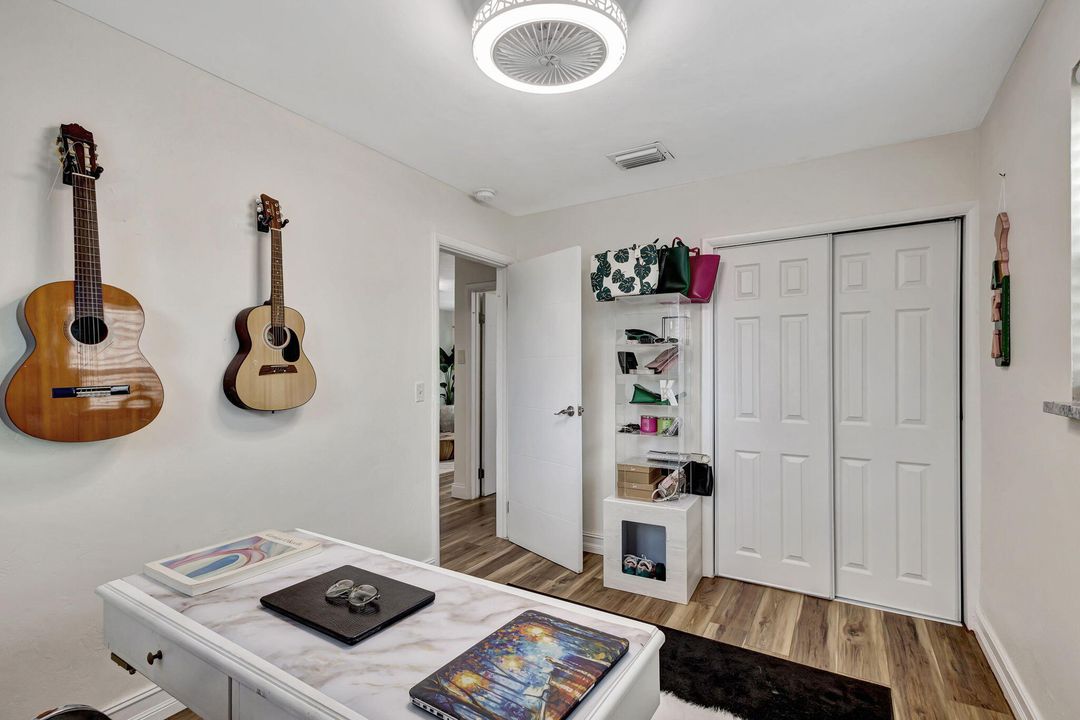 For Sale: $424,997 (3 beds, 2 baths, 945 Square Feet)