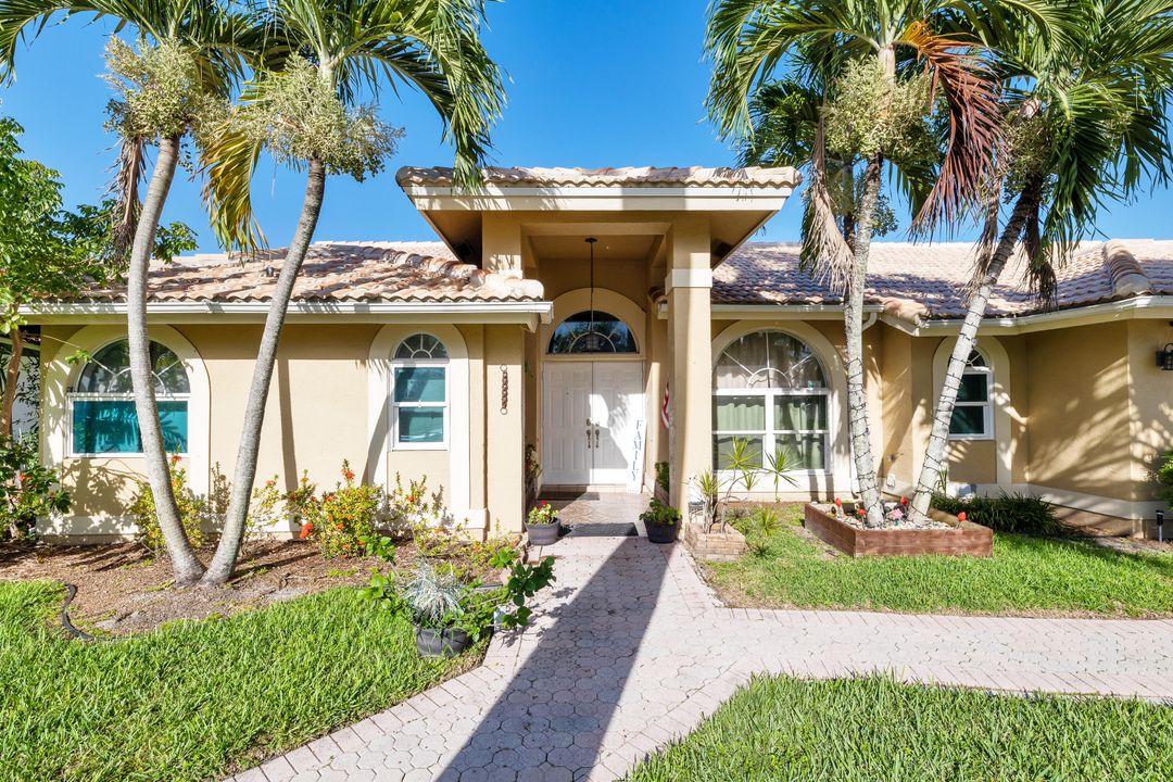 For Sale: $715,000 (4 beds, 3 baths, 2247 Square Feet)