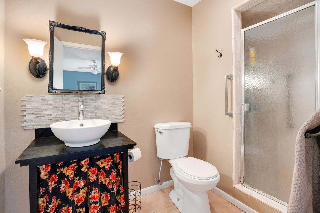 For Sale: $298,000 (2 beds, 2 baths, 1160 Square Feet)