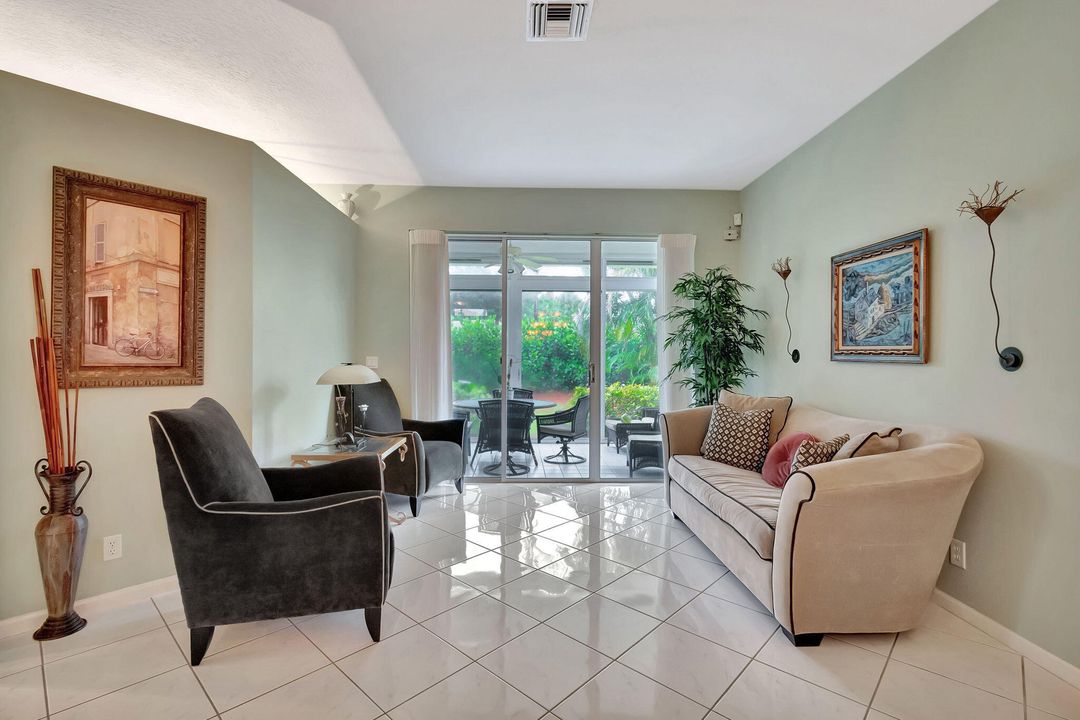 For Sale: $549,000 (3 beds, 2 baths, 2044 Square Feet)