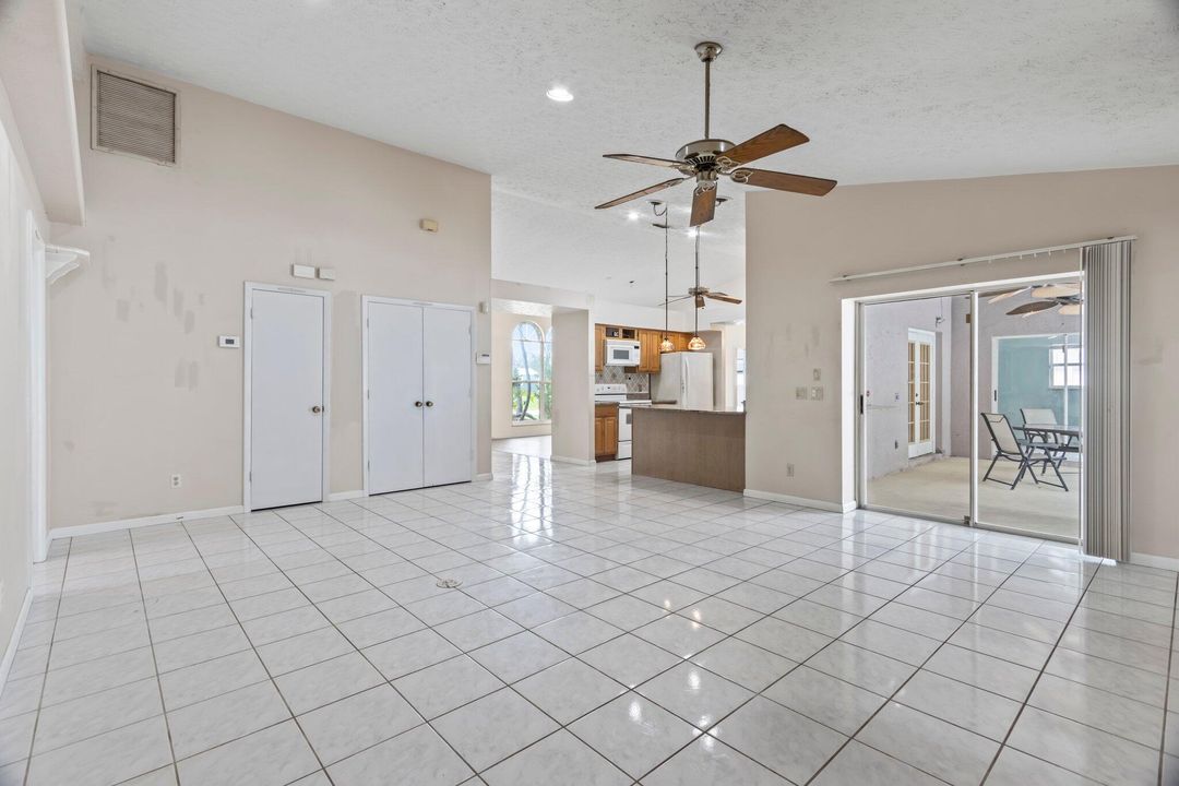 For Sale: $399,999 (3 beds, 2 baths, 2056 Square Feet)