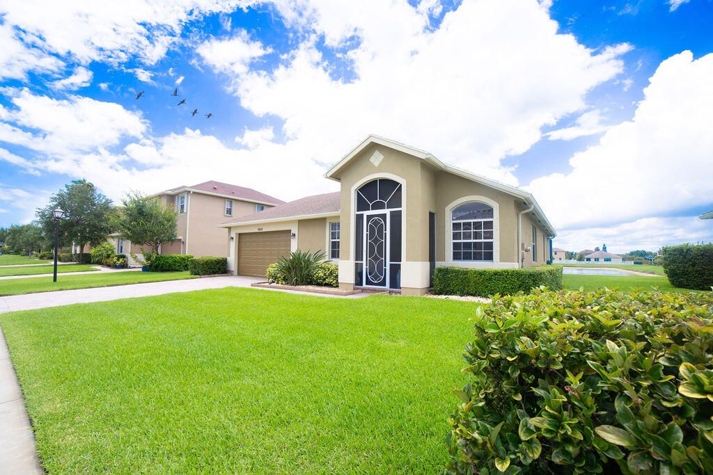 For Sale: $375,000 (3 beds, 2 baths, 1554 Square Feet)