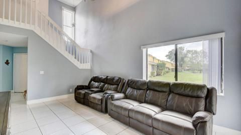 For Sale: $350,000 (3 beds, 2 baths, 1593 Square Feet)