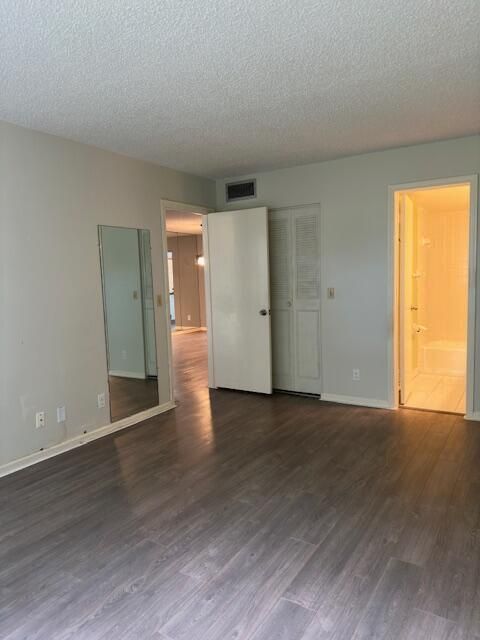 For Sale: $199,000 (2 beds, 2 baths, 963 Square Feet)