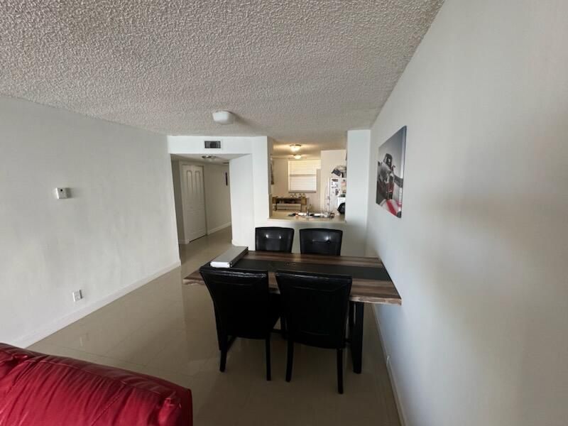 Active With Contract: $208,800 (2 beds, 2 baths, 1120 Square Feet)