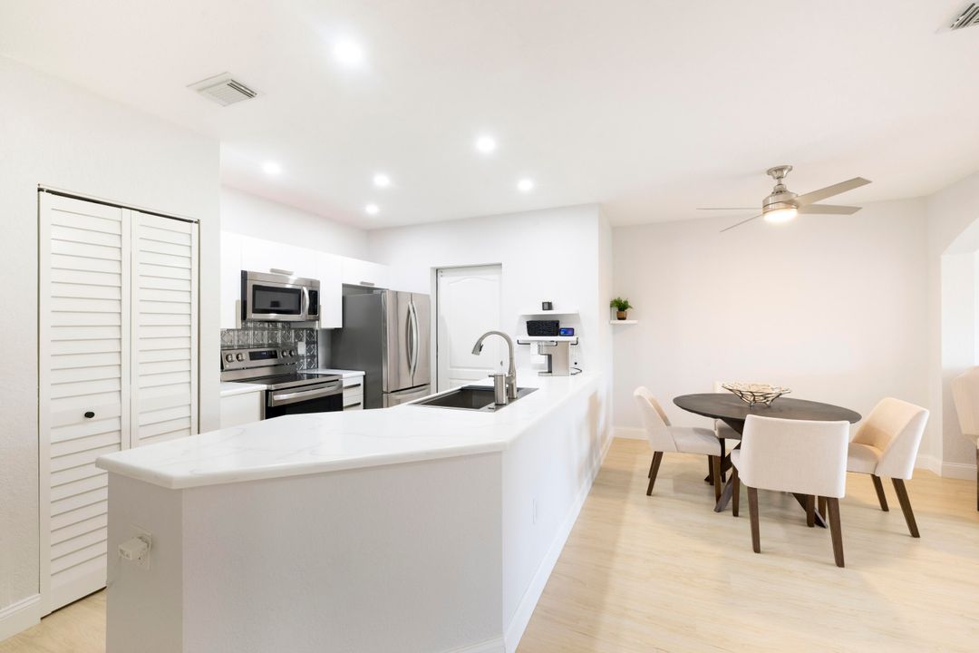 For Sale: $259,500 (2 beds, 2 baths, 1288 Square Feet)