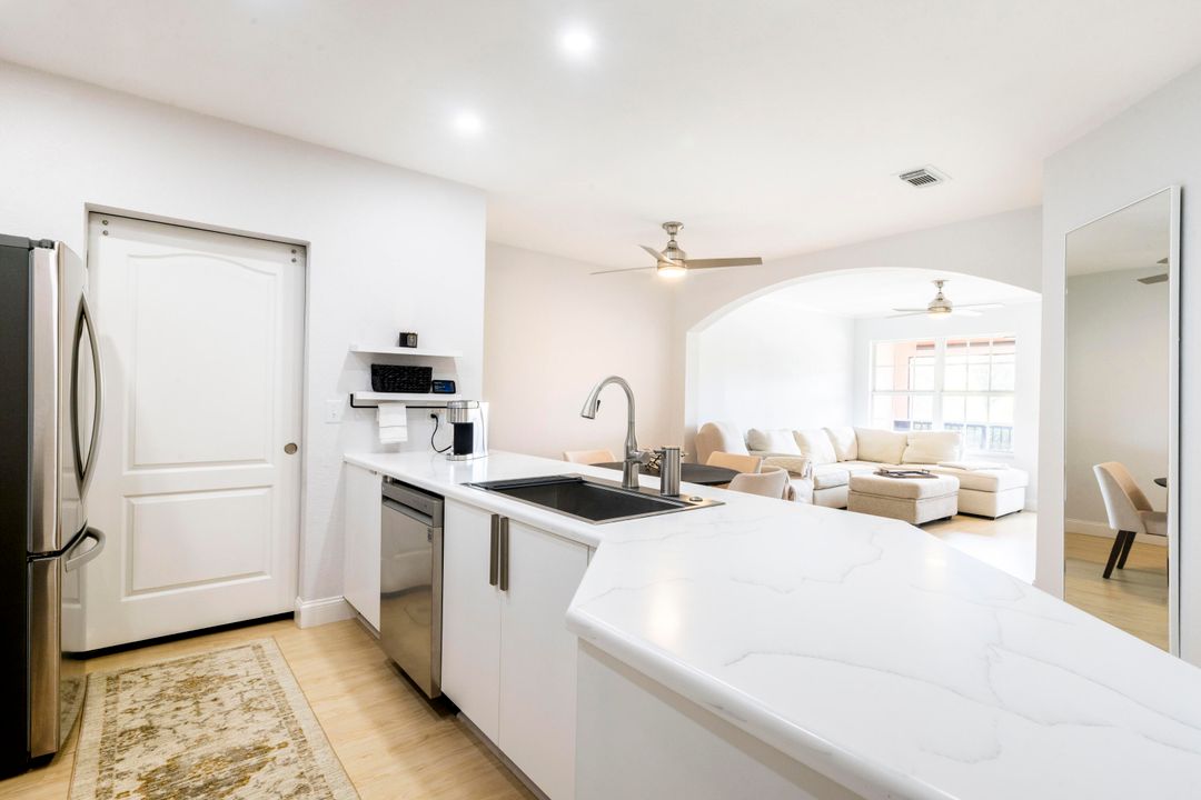 For Sale: $259,500 (2 beds, 2 baths, 1288 Square Feet)