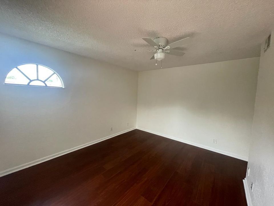 For Rent: $2,750 (3 beds, 3 baths, 1364 Square Feet)