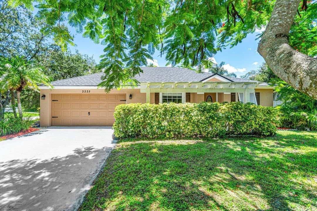 For Sale: $410,000 (3 beds, 2 baths, 1240 Square Feet)