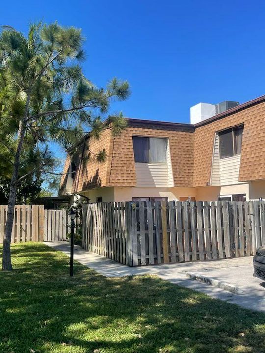 En Venta: $284,900 (3 camas, 2 baños, 1288 Pies cuadrados)