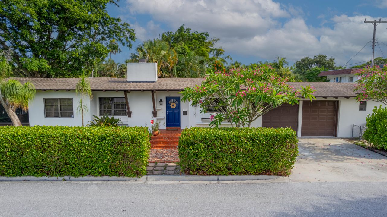 For Sale: $790,000 (3 beds, 2 baths, 1597 Square Feet)