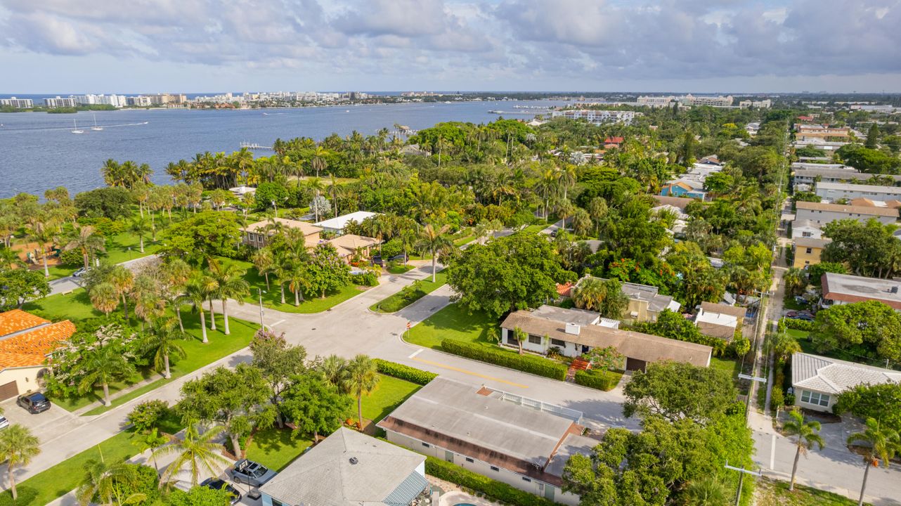 For Sale: $790,000 (3 beds, 2 baths, 1597 Square Feet)