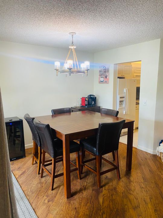 For Sale: $345,000 (2 beds, 2 baths, 1254 Square Feet)