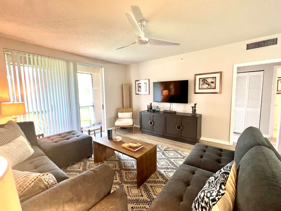 Active With Contract: $5,500 (2 beds, 2 baths, 1404 Square Feet)