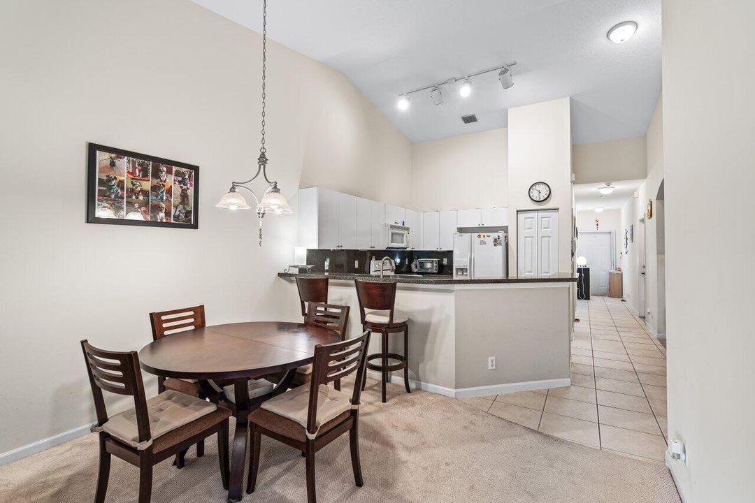 For Sale: $349,888 (2 beds, 2 baths, 1259 Square Feet)