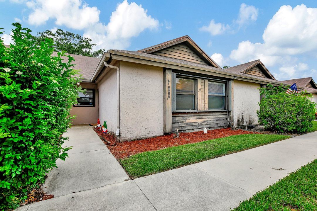 For Sale: $363,000 (3 beds, 2 baths, 1290 Square Feet)