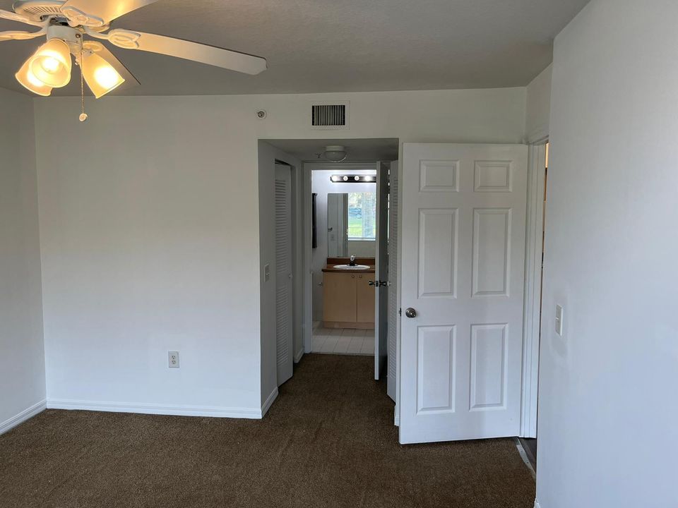 For Rent: $2,050 (2 beds, 2 baths, 1060 Square Feet)