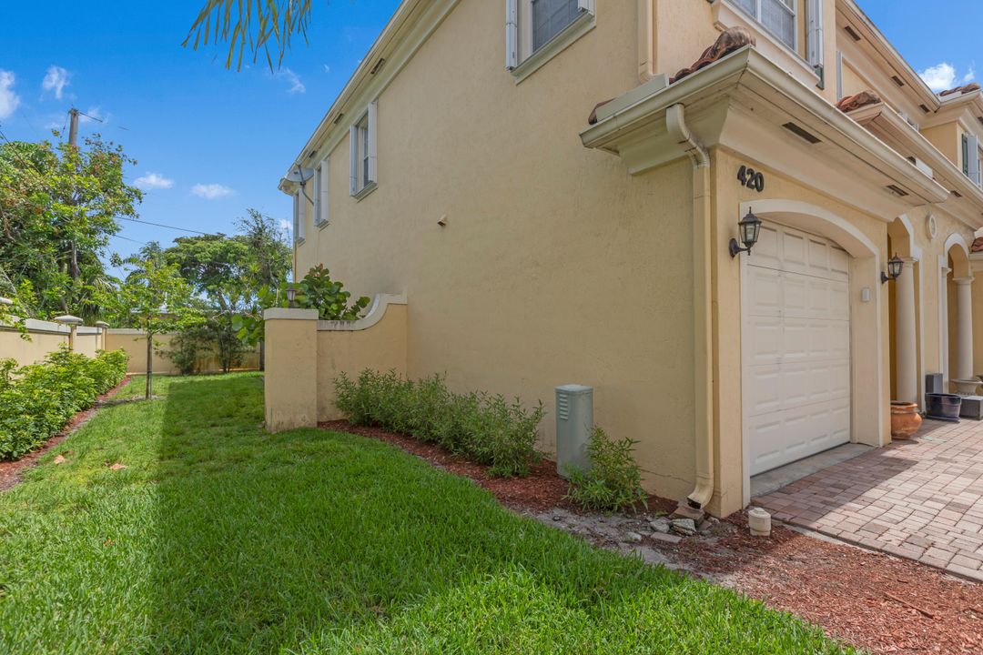 For Sale: $425,000 (3 beds, 2 baths, 1854 Square Feet)