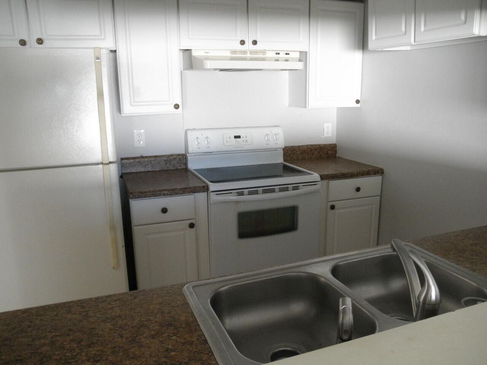 For Rent: $1,800 (2 beds, 1 baths, 1434 Square Feet)