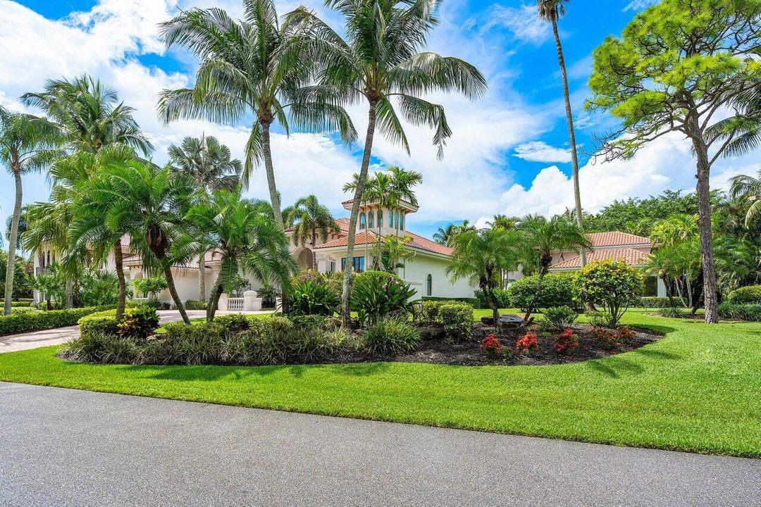 For Sale: $4,999,000 (8 beds, 7 baths, 9100 Square Feet)