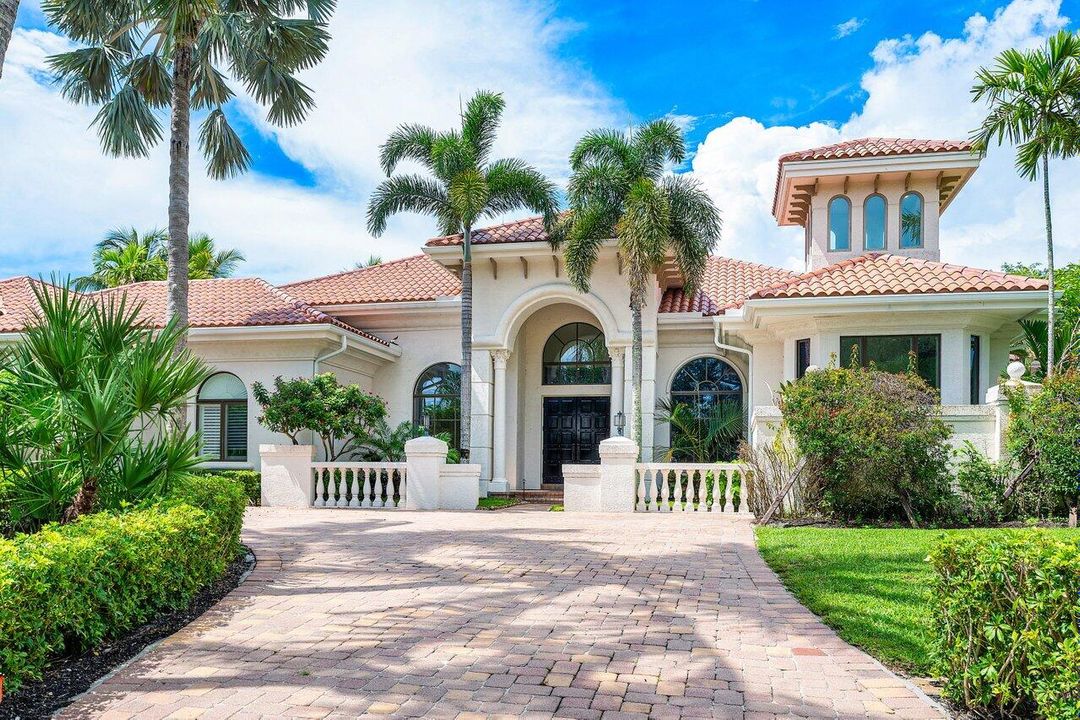 For Sale: $4,999,000 (8 beds, 7 baths, 9100 Square Feet)