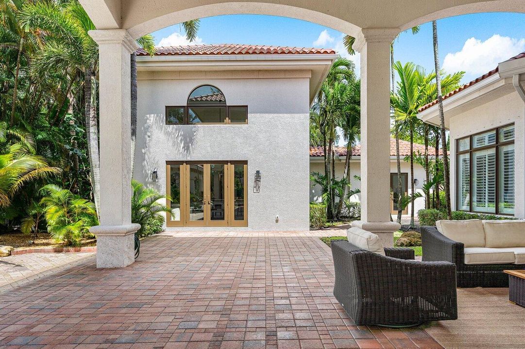 For Sale: $4,999,000 (8 beds, 7 baths, 9100 Square Feet)