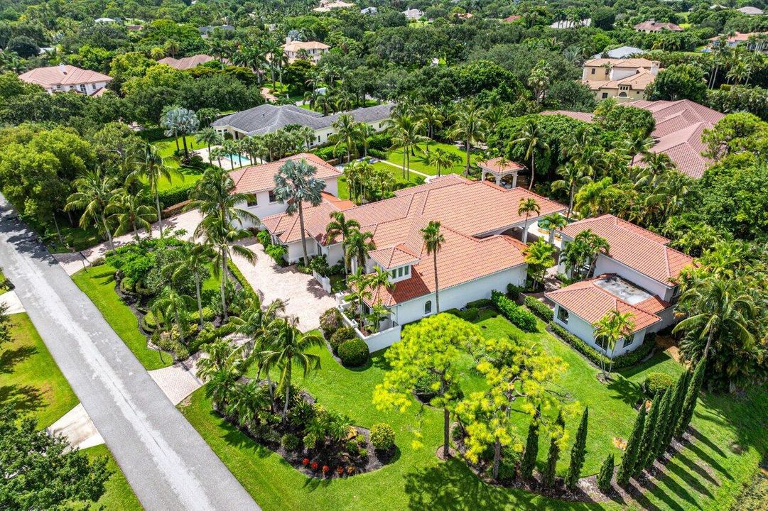 For Sale: $4,999,000 (8 beds, 7 baths, 9100 Square Feet)