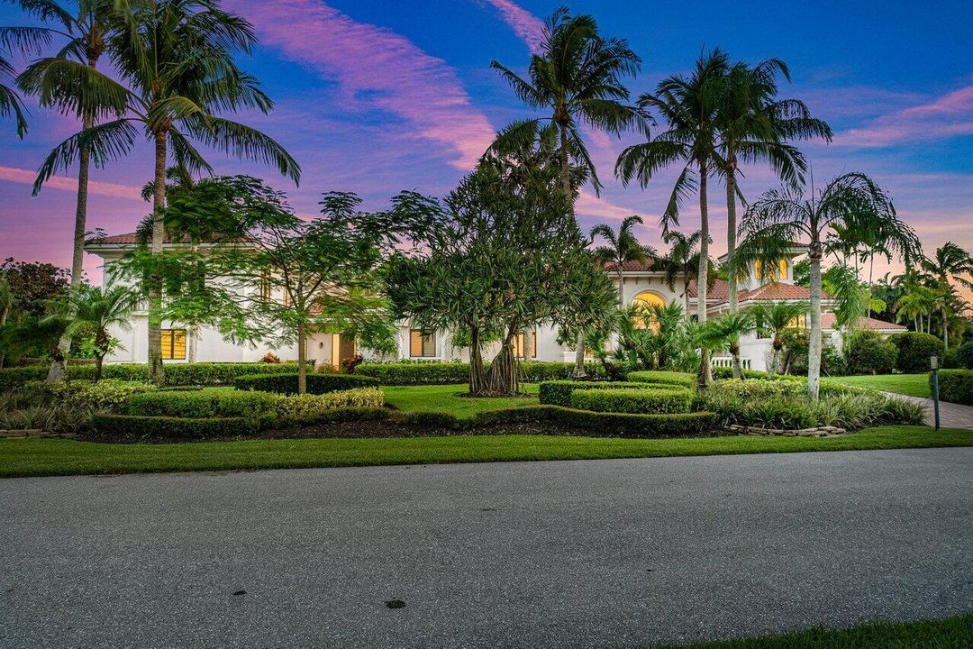 For Sale: $4,999,000 (8 beds, 7 baths, 9100 Square Feet)