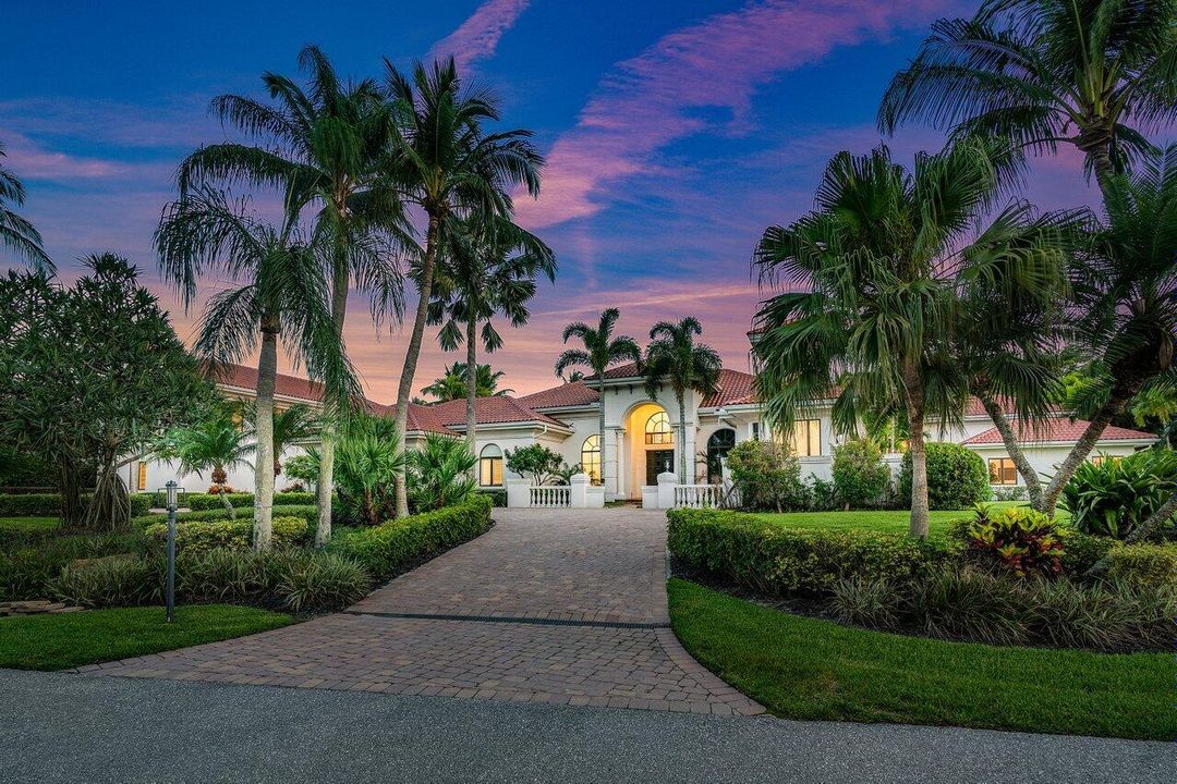 For Sale: $4,999,000 (8 beds, 7 baths, 9100 Square Feet)