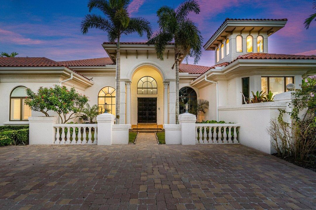 For Sale: $4,999,000 (8 beds, 7 baths, 9100 Square Feet)