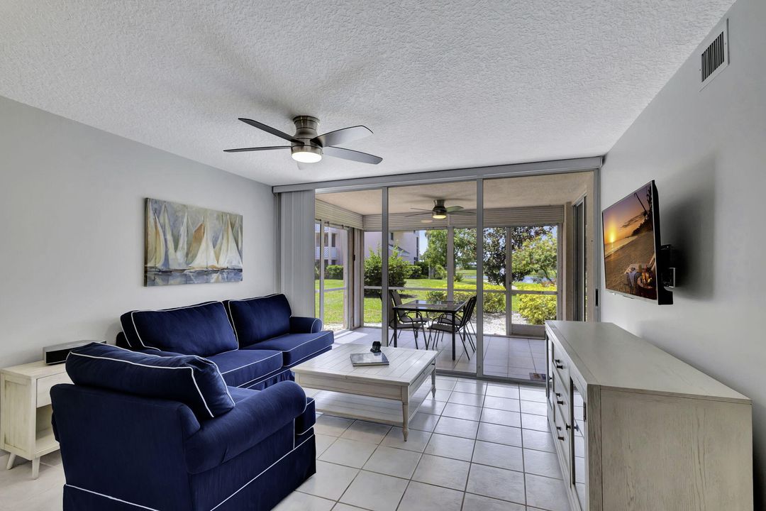 For Sale: $649,900 (2 beds, 2 baths, 1056 Square Feet)