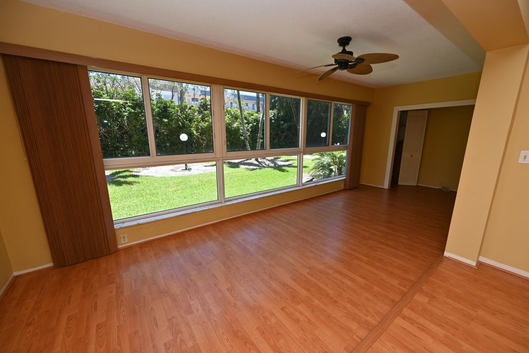 For Sale: $230,000 (2 beds, 2 baths, 1000 Square Feet)