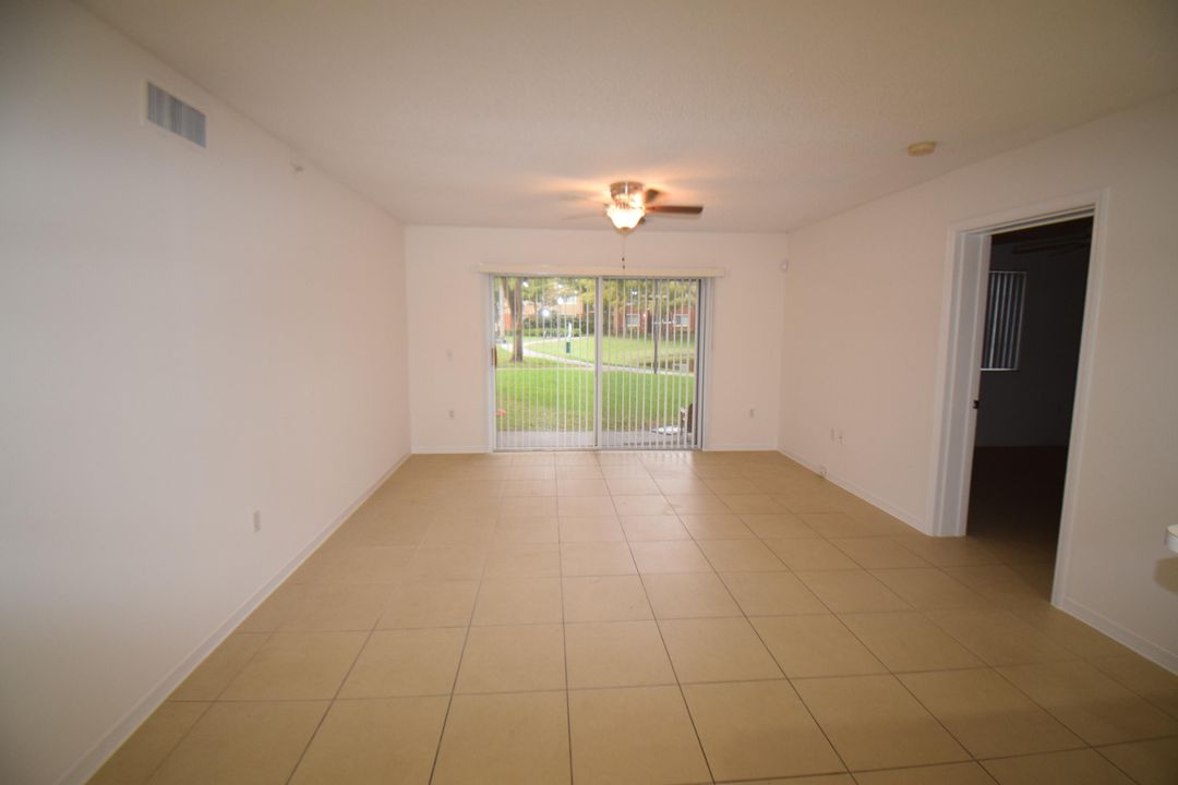 For Rent: $2,200 (2 beds, 2 baths, 1014 Square Feet)