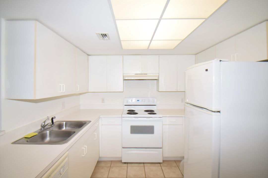 For Rent: $2,200 (2 beds, 2 baths, 1014 Square Feet)