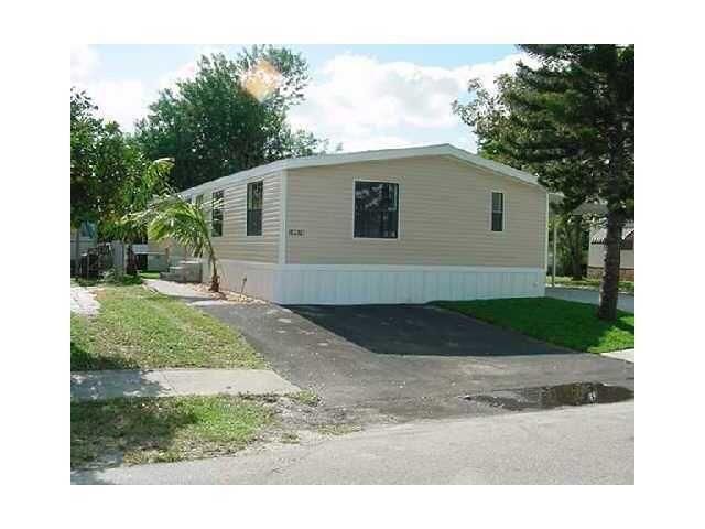 For Rent: $2,495 (5 beds, 2 baths, 1848 Square Feet)