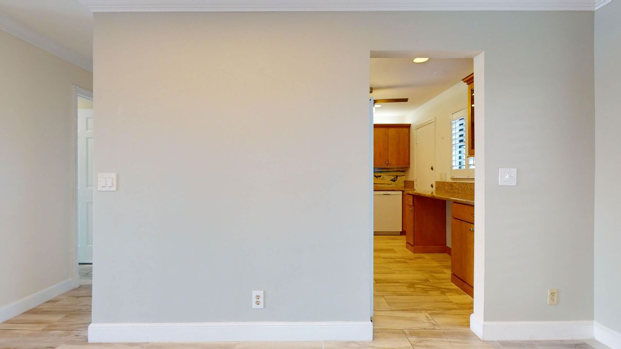 For Sale: $550,000 (2 beds, 2 baths, 1561 Square Feet)