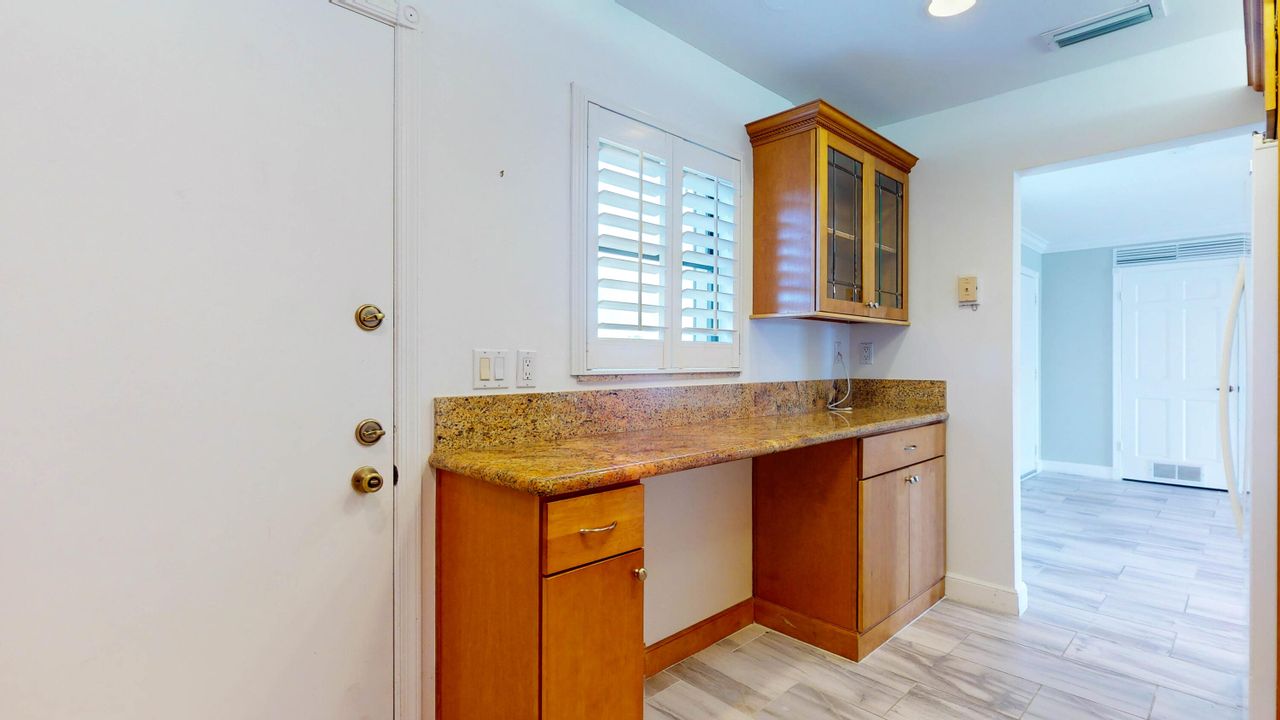 For Sale: $550,000 (2 beds, 2 baths, 1561 Square Feet)