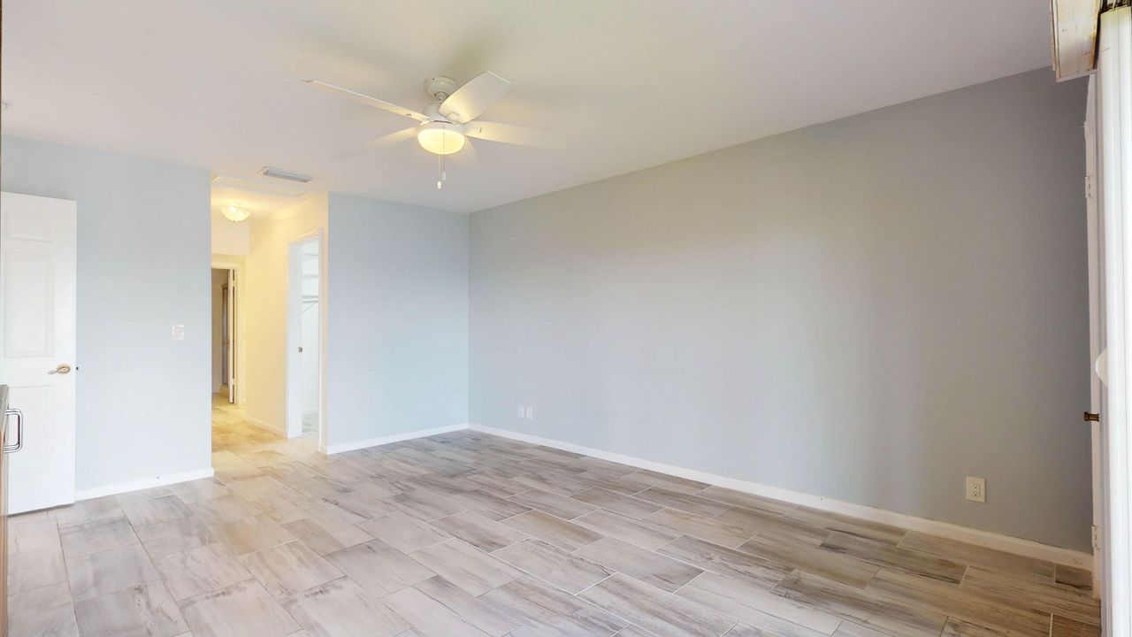 For Sale: $550,000 (2 beds, 2 baths, 1561 Square Feet)