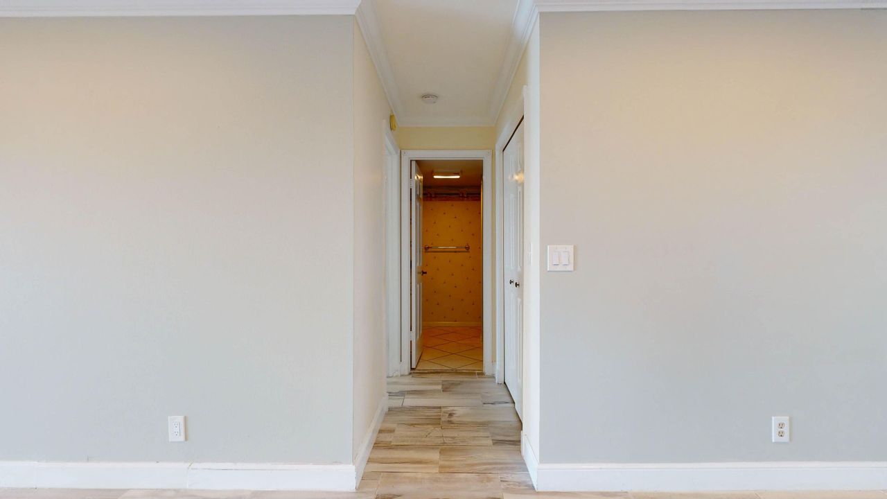 For Sale: $550,000 (2 beds, 2 baths, 1561 Square Feet)