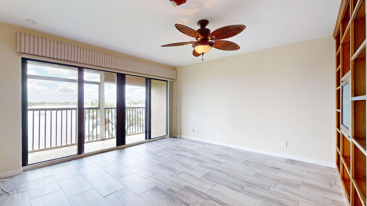 For Sale: $550,000 (2 beds, 2 baths, 1561 Square Feet)