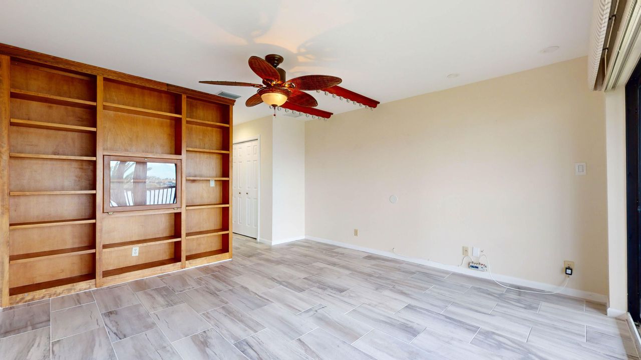 For Sale: $550,000 (2 beds, 2 baths, 1561 Square Feet)