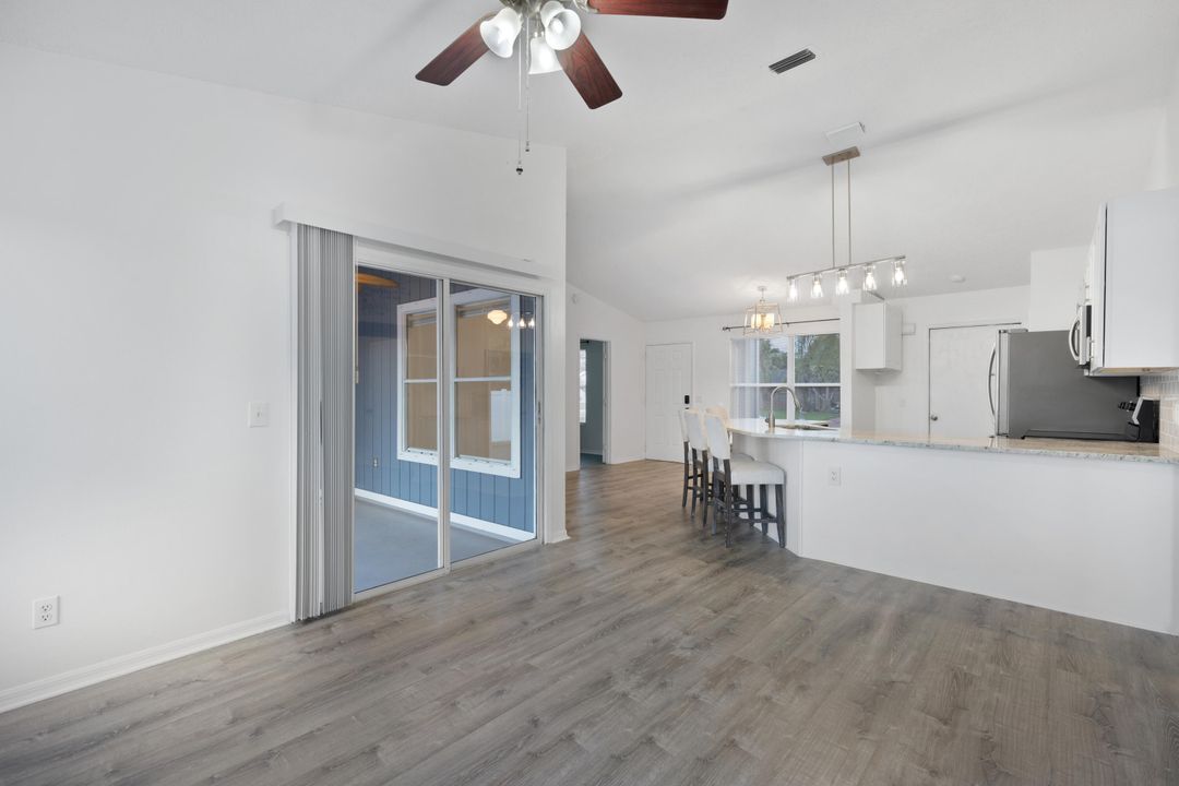 For Sale: $349,000 (3 beds, 2 baths, 1027 Square Feet)