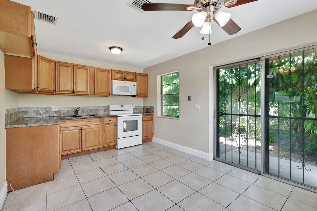 Active With Contract: $319,000 (3 beds, 2 baths, 1150 Square Feet)