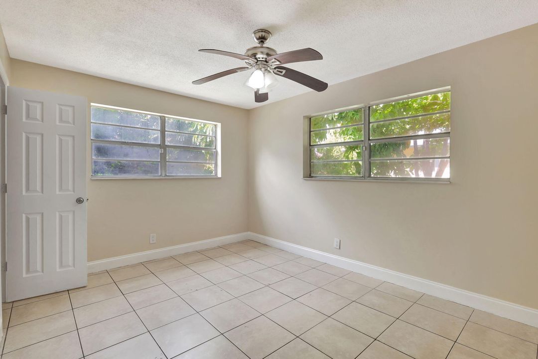 For Sale: $315,000 (3 beds, 2 baths, 1150 Square Feet)