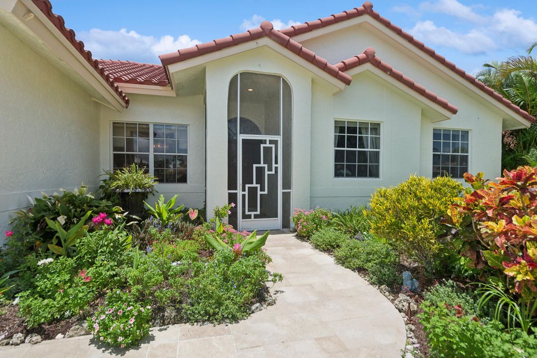 For Sale: $889,900 (4 beds, 2 baths, 2269 Square Feet)