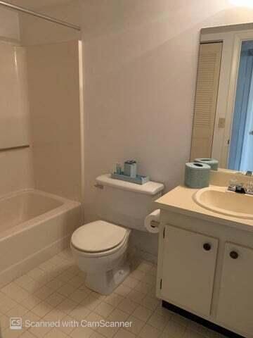 For Rent: $2,100 (2 beds, 2 baths, 815 Square Feet)