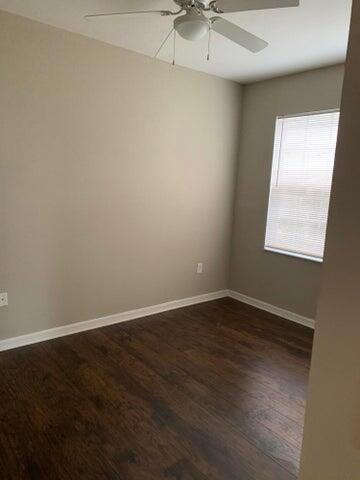 For Rent: $1,950 (2 beds, 1 baths, 1073 Square Feet)