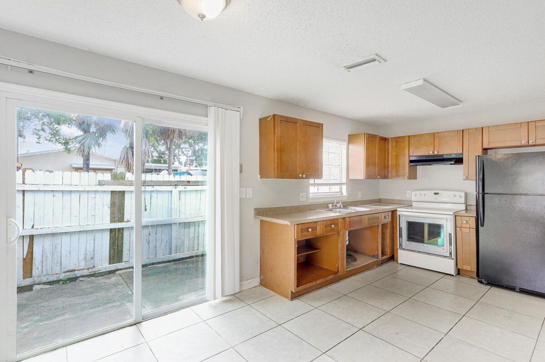 For Sale: $369,900 (2 beds, 2 baths, 1050 Square Feet)