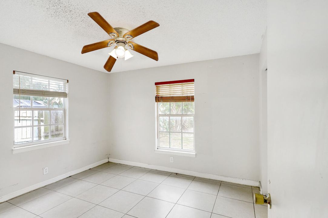 For Sale: $369,900 (2 beds, 2 baths, 1050 Square Feet)