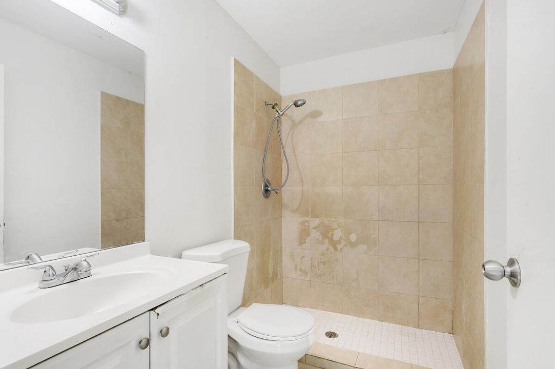 For Sale: $369,900 (2 beds, 2 baths, 1050 Square Feet)